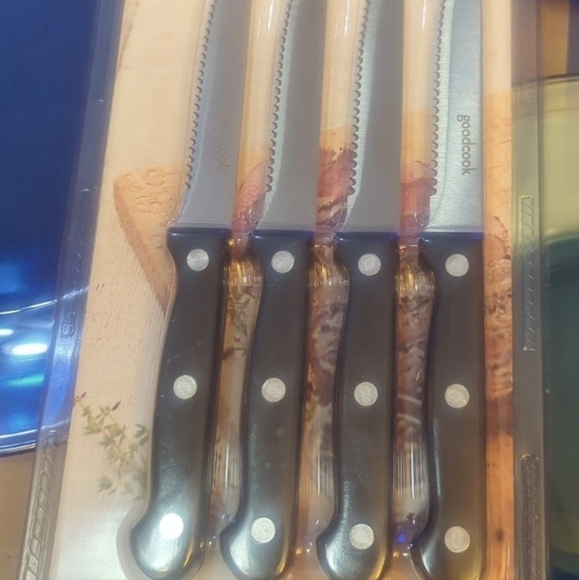 Brand new Goodcook essentials 4 piece steak knife Set - Picture 6 of 11